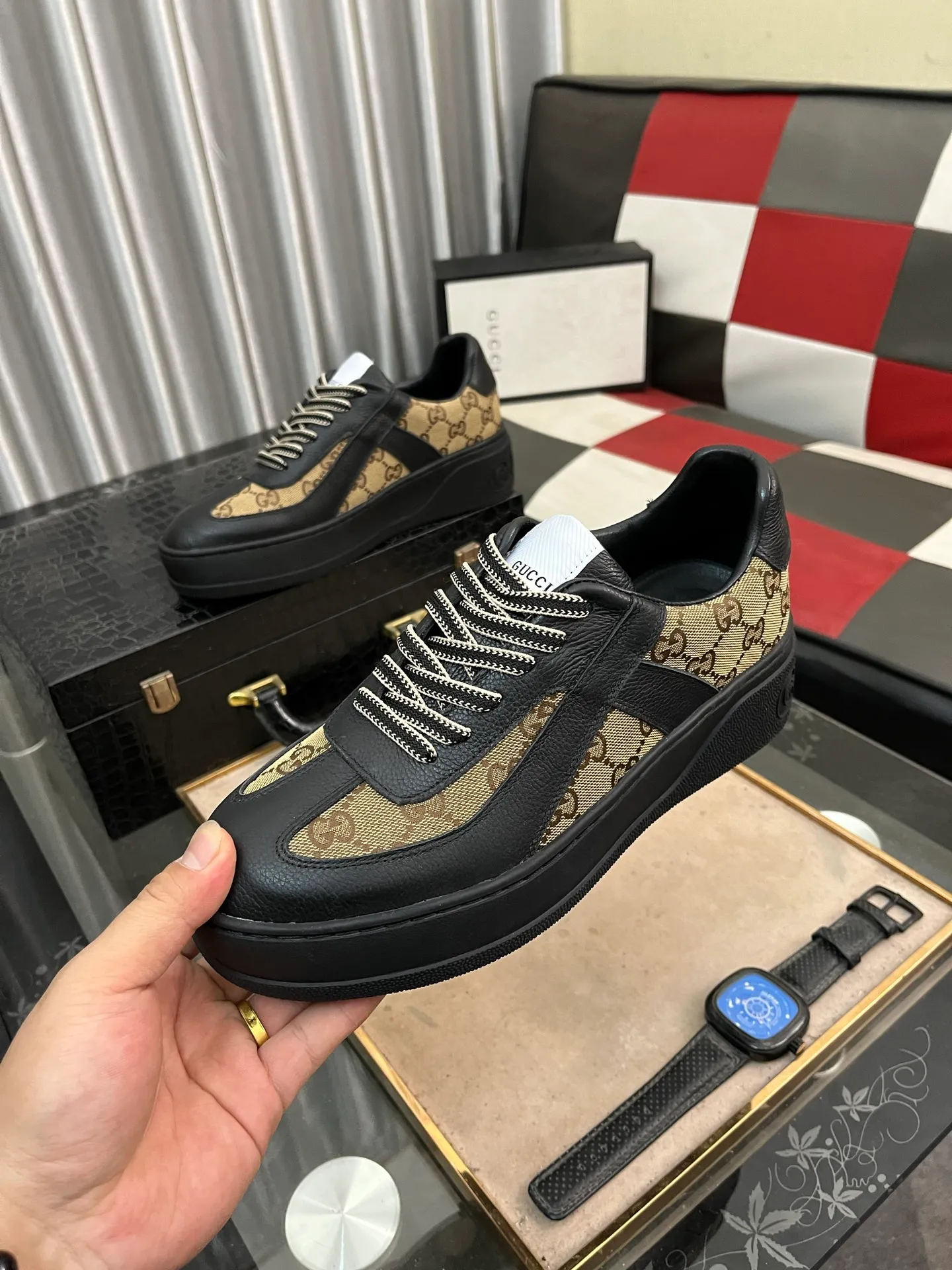 Men's shoes💰420⌚️⌚️[GUCCI] Gucci men's casual shoes are absolutely popular🔥The ultimate matching item for trendy men! The charm of super texture is irresistible, the main recommendation, the flower leather color is bright! The upper is made of high-quality cowhide with branded fabrics, pigskin lining for the feet, and wear-resistant rubber sole, which is noble and elegant! Extremely comfortable🎁🎁You can be as handsome as you want💪 38-443️⃣colors available